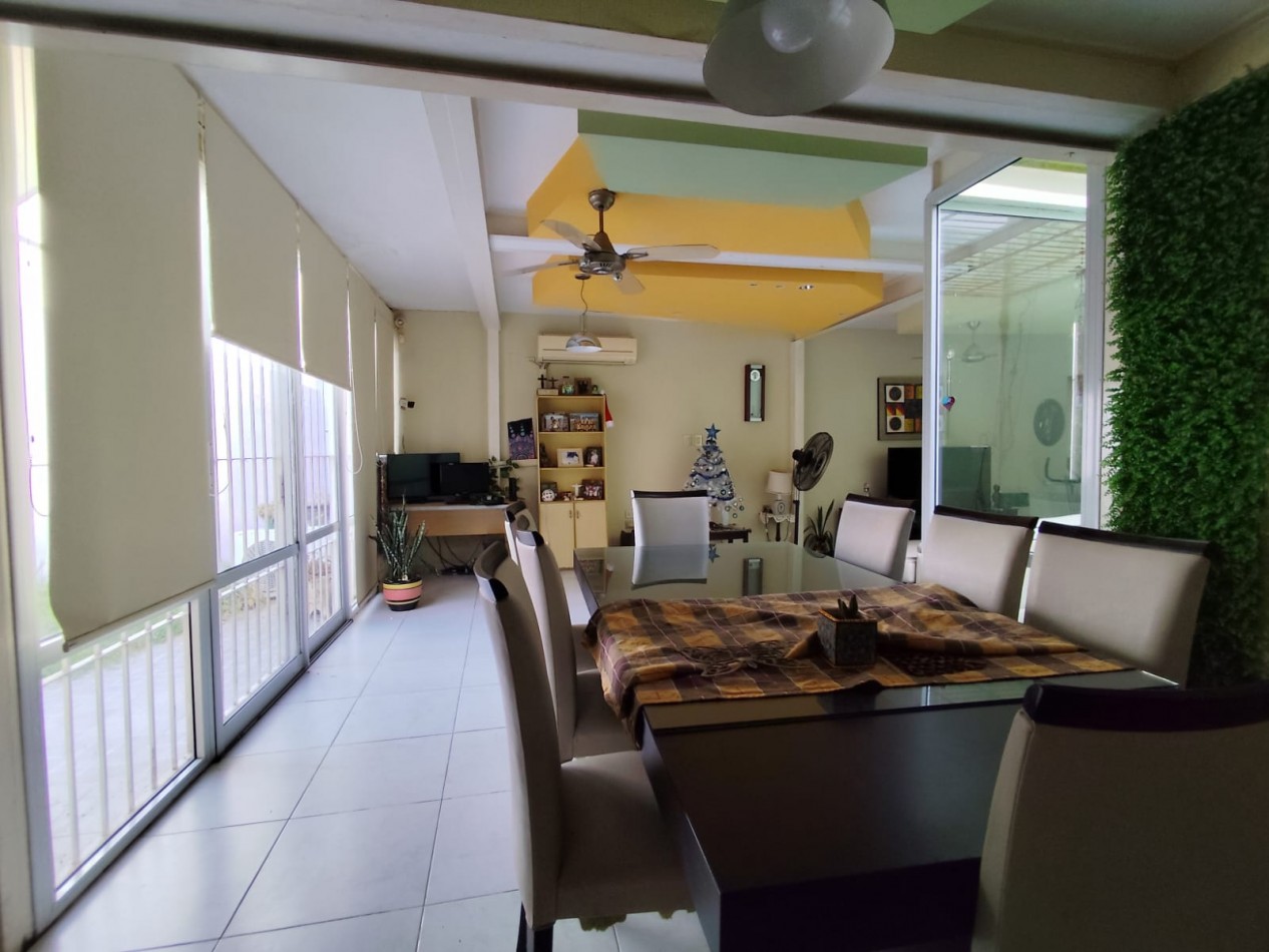 CASA DE 3 DORMITORIOS EN BARRIO SUR
