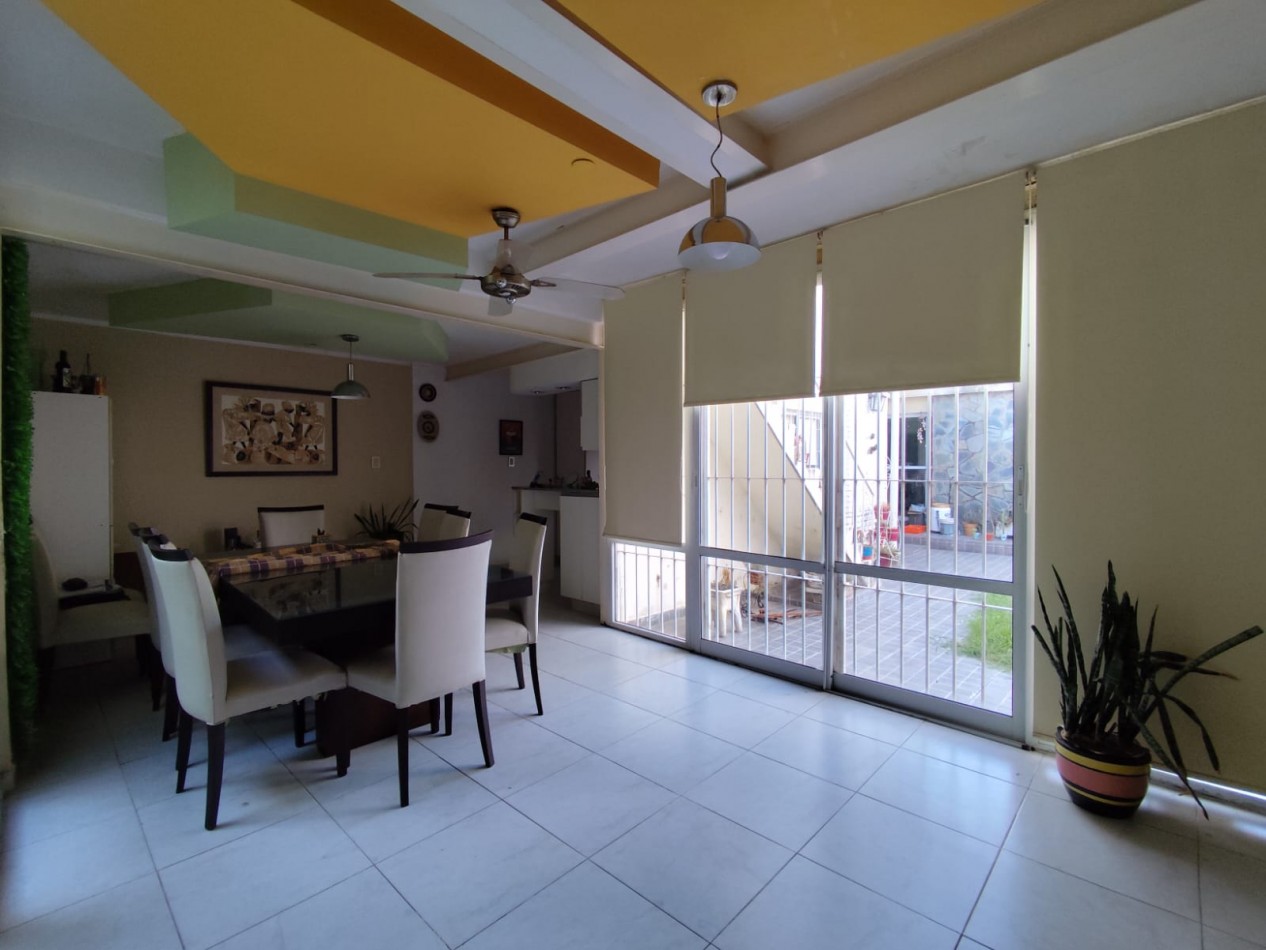 CASA DE 3 DORMITORIOS EN BARRIO SUR