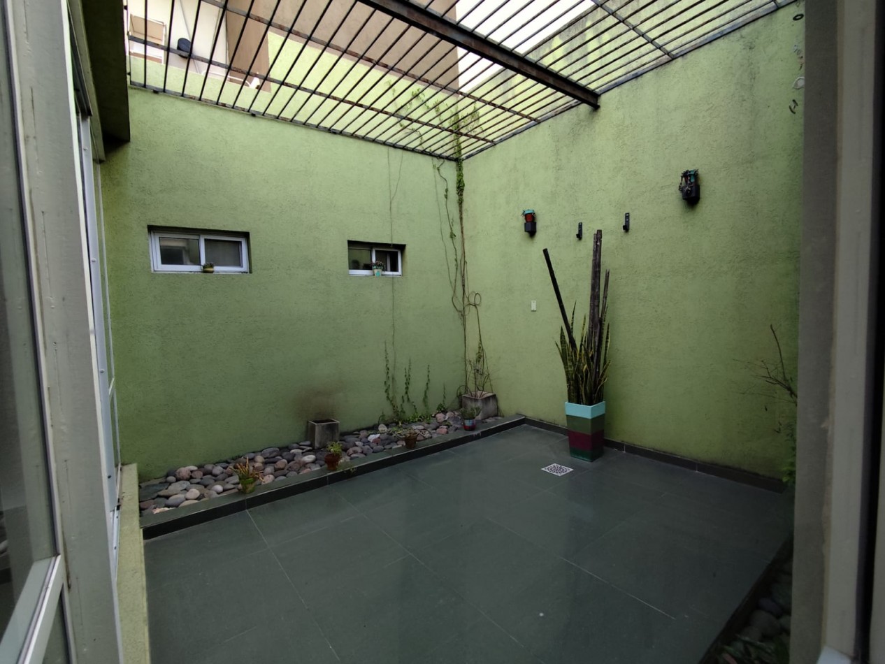CASA DE 3 DORMITORIOS EN BARRIO SUR