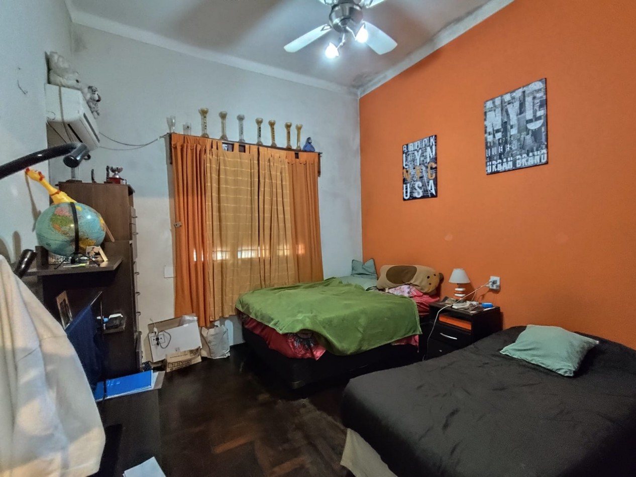 CASA DE 3 DORMITORIOS EN BARRIO SUR