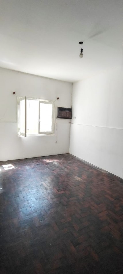 CASA EN SARGENTO CABRAL 