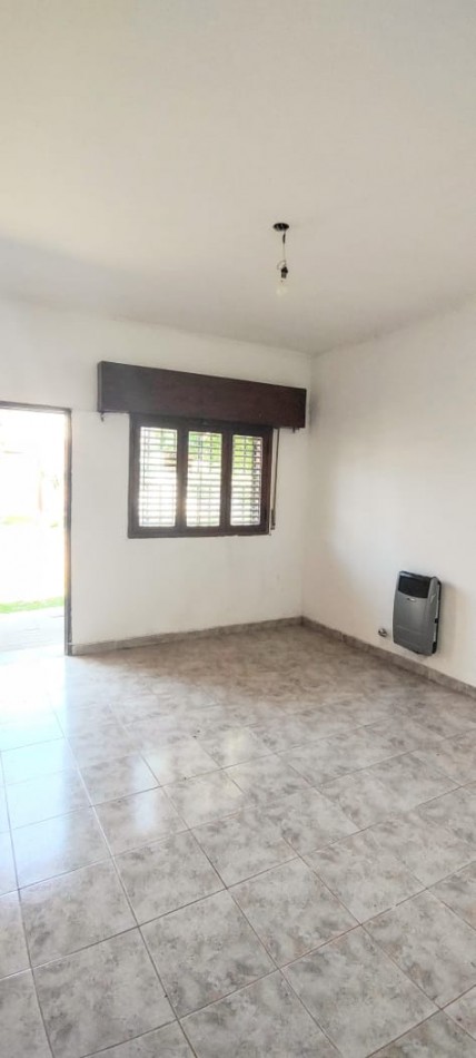 CASA EN SARGENTO CABRAL 