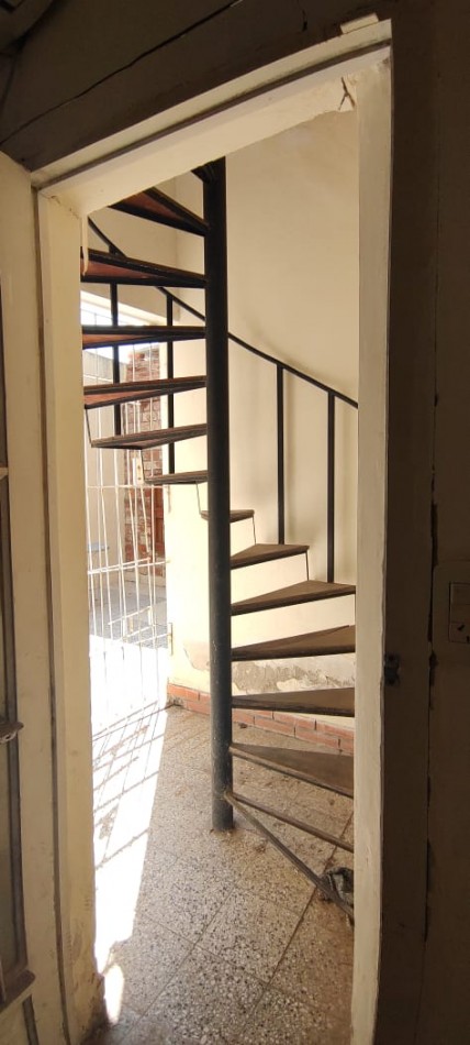 CASA EN SARGENTO CABRAL 