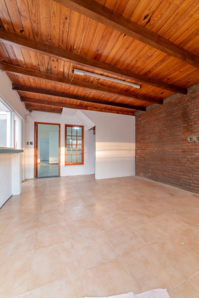 Se vende Casa + departamento independiente