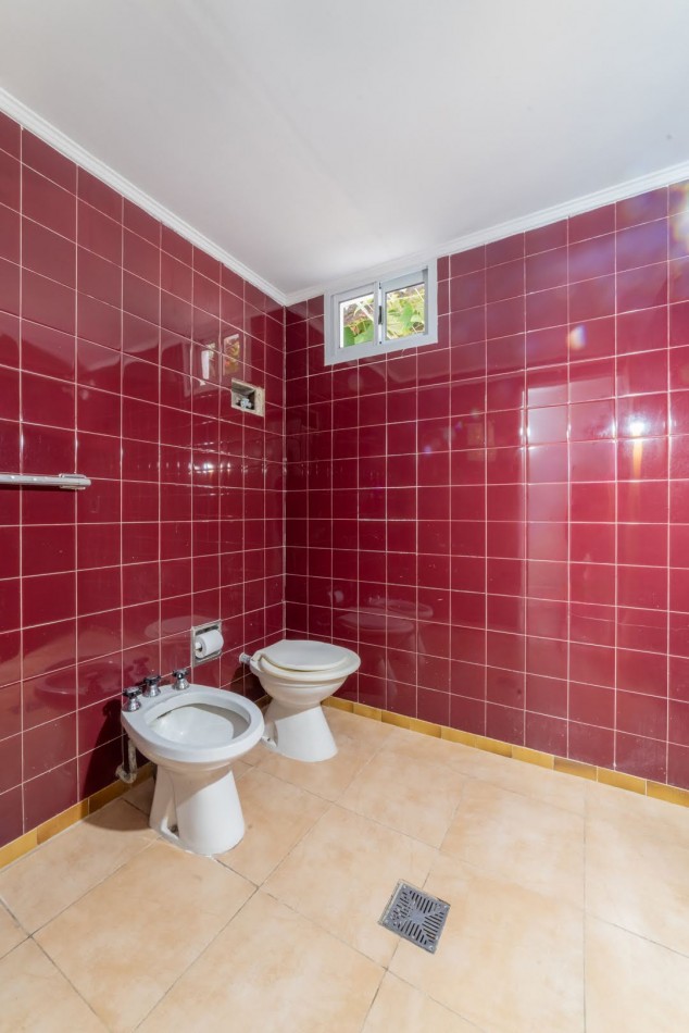 Se vende Casa + departamento independiente