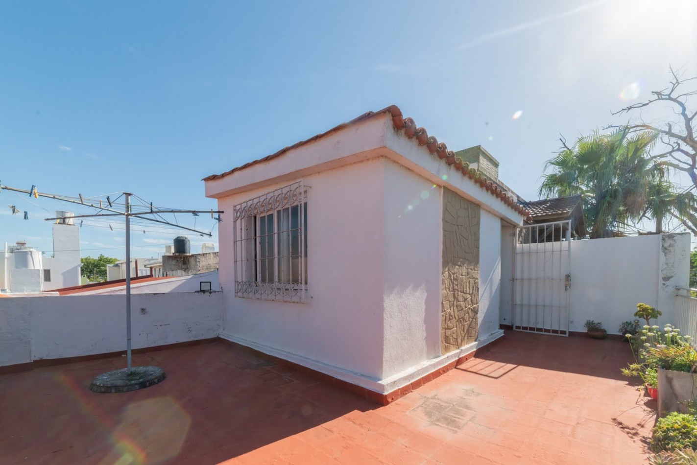 CASA A UNA CUADRA DE LA COSTANERA