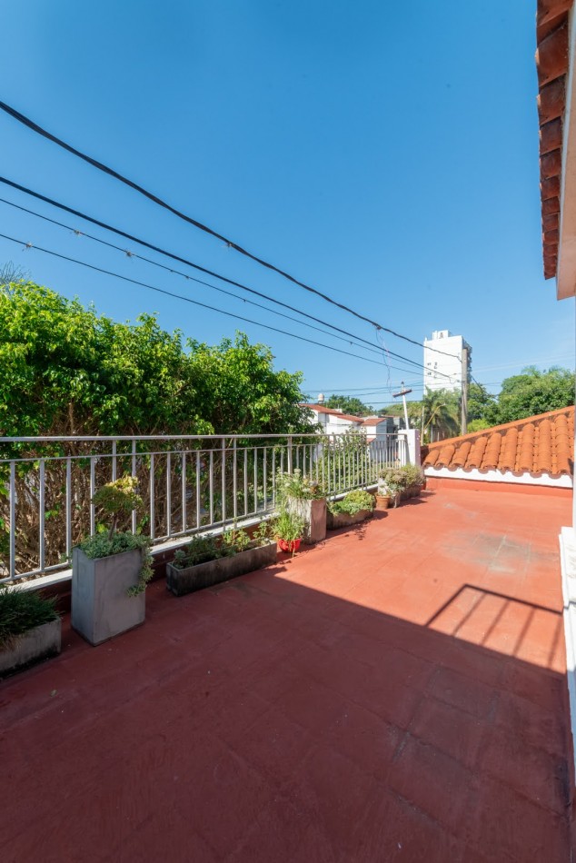 CASA A UNA CUADRA DE LA COSTANERA