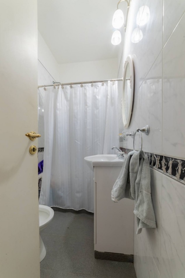 CASA A UNA CUADRA DE LA COSTANERA