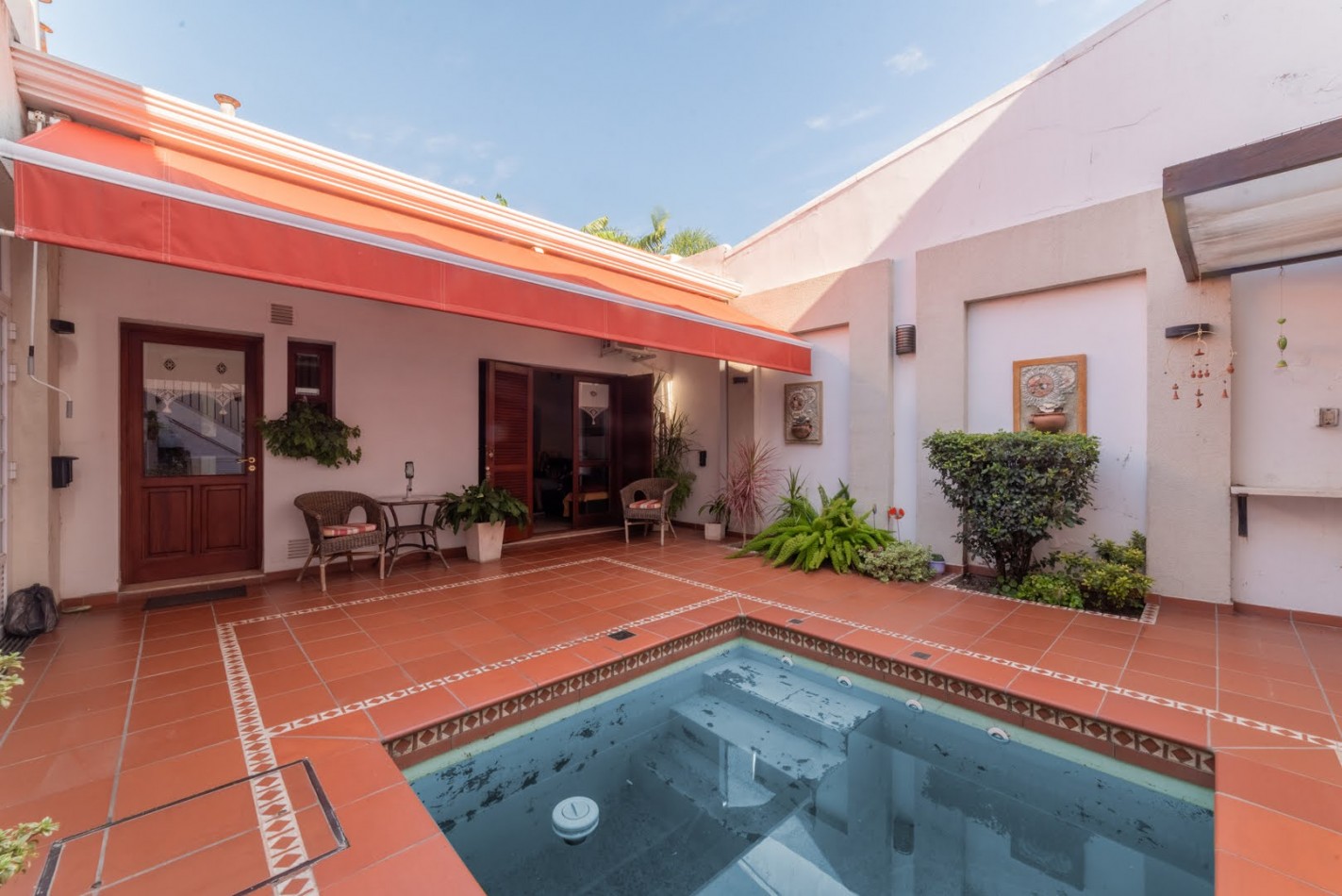 CASA A UNA CUADRA DE LA COSTANERA