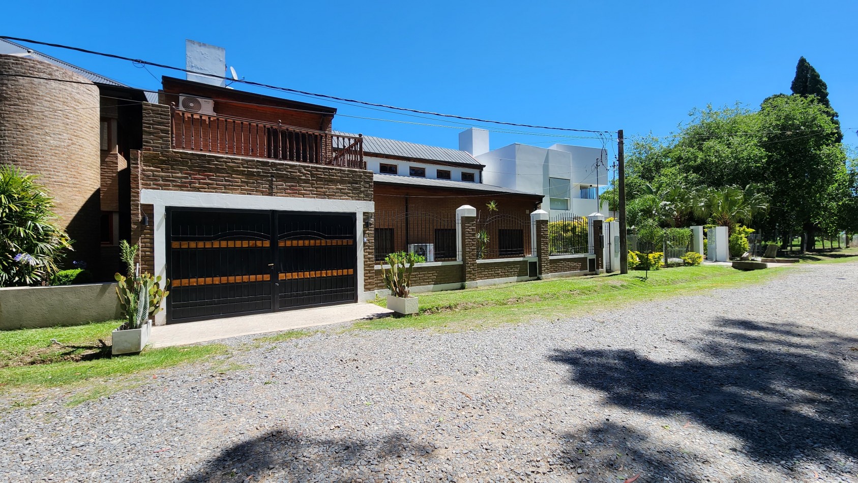 CASA EN COUNTRY LA TATENGUITA