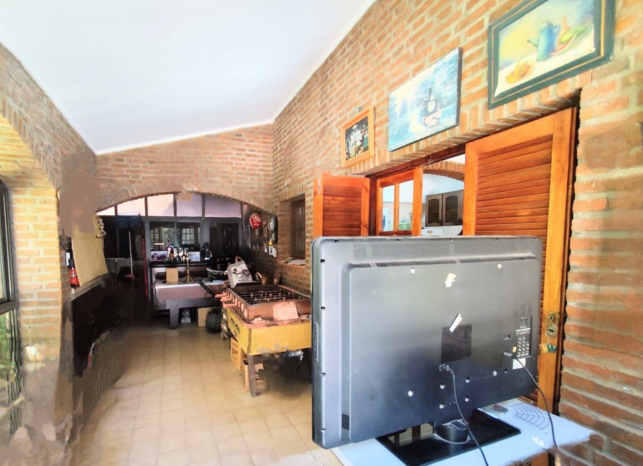 CASA EN COUNTRY LA TATENGUITA
