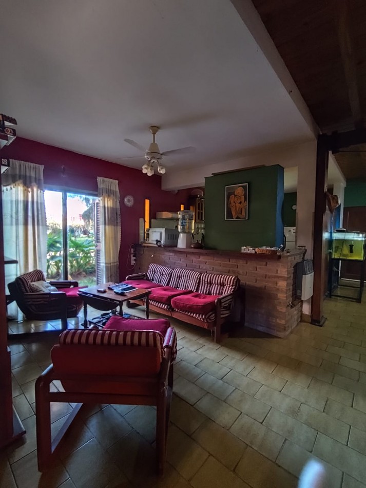 CASA DE 4 DORMITORIOS EN COUNTRY LA TATENGUITA
