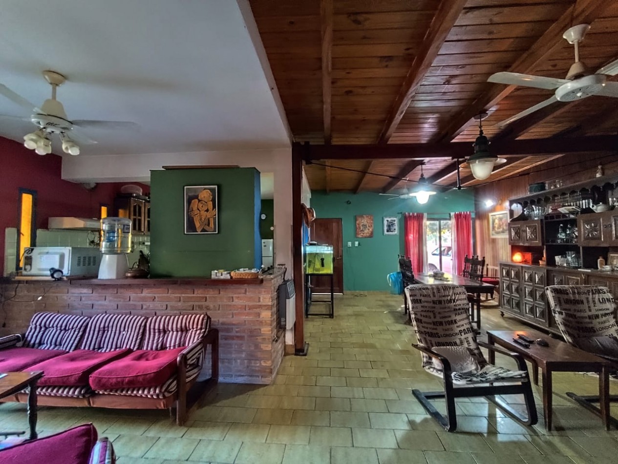 CASA DE 4 DORMITORIOS EN COUNTRY LA TATENGUITA