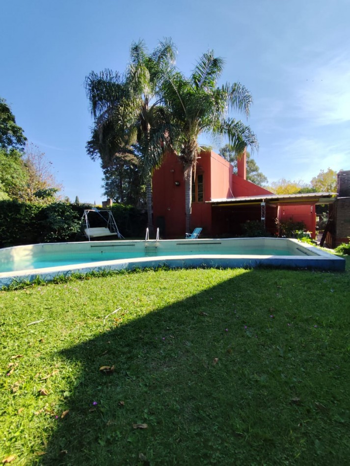 CASA DE 4 DORMITORIOS EN COUNTRY LA TATENGUITA