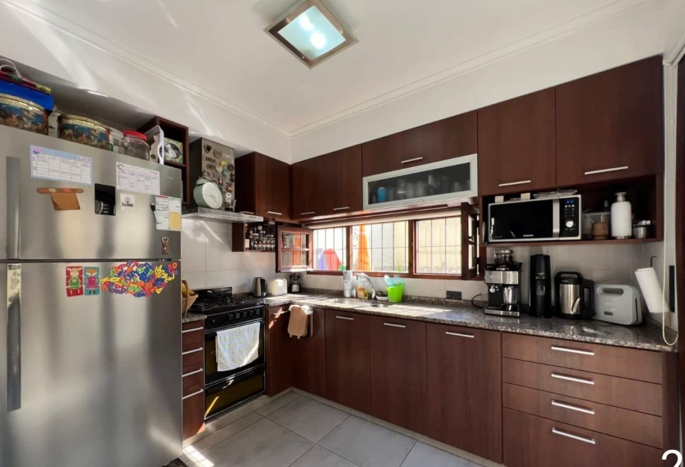 CASA IMPECABLE EN CANDIOTI A PASOS DE BV