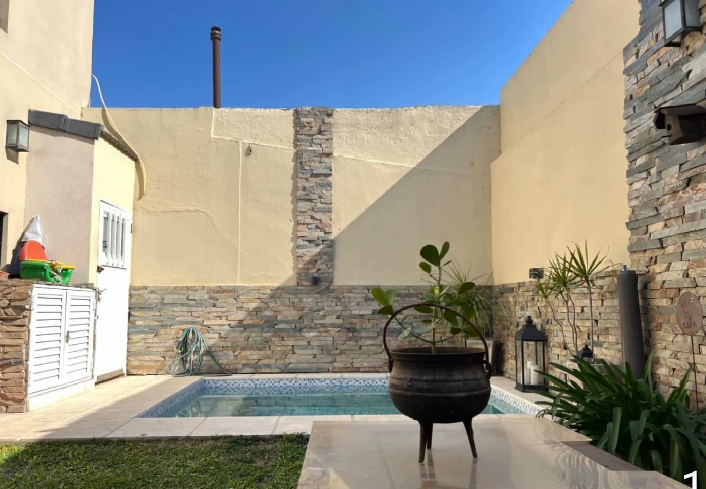 CASA IMPECABLE EN CANDIOTI A PASOS DE BV