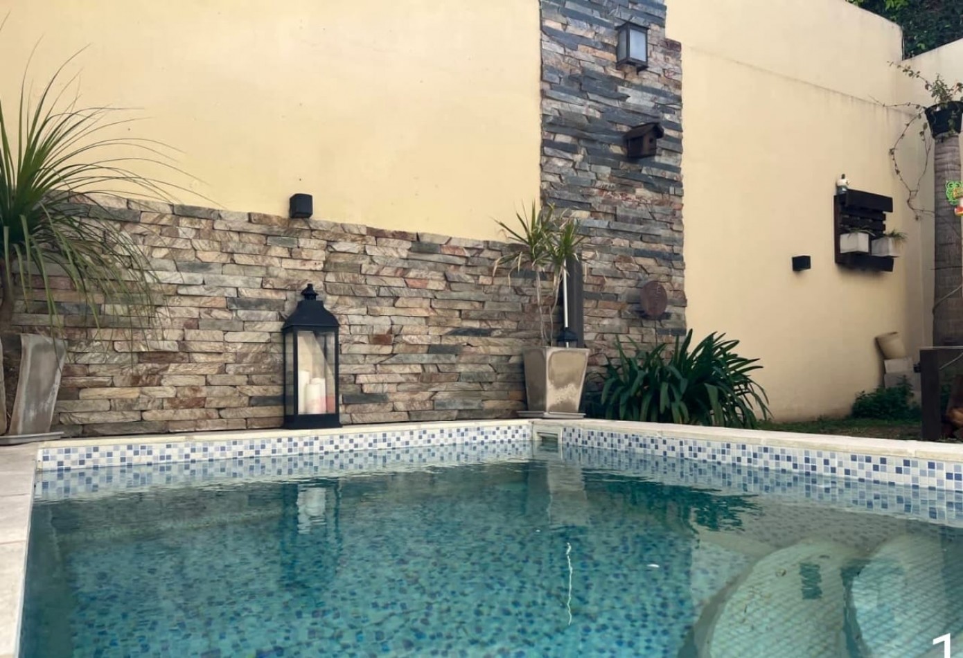 CASA IMPECABLE EN CANDIOTI A PASOS DE BV