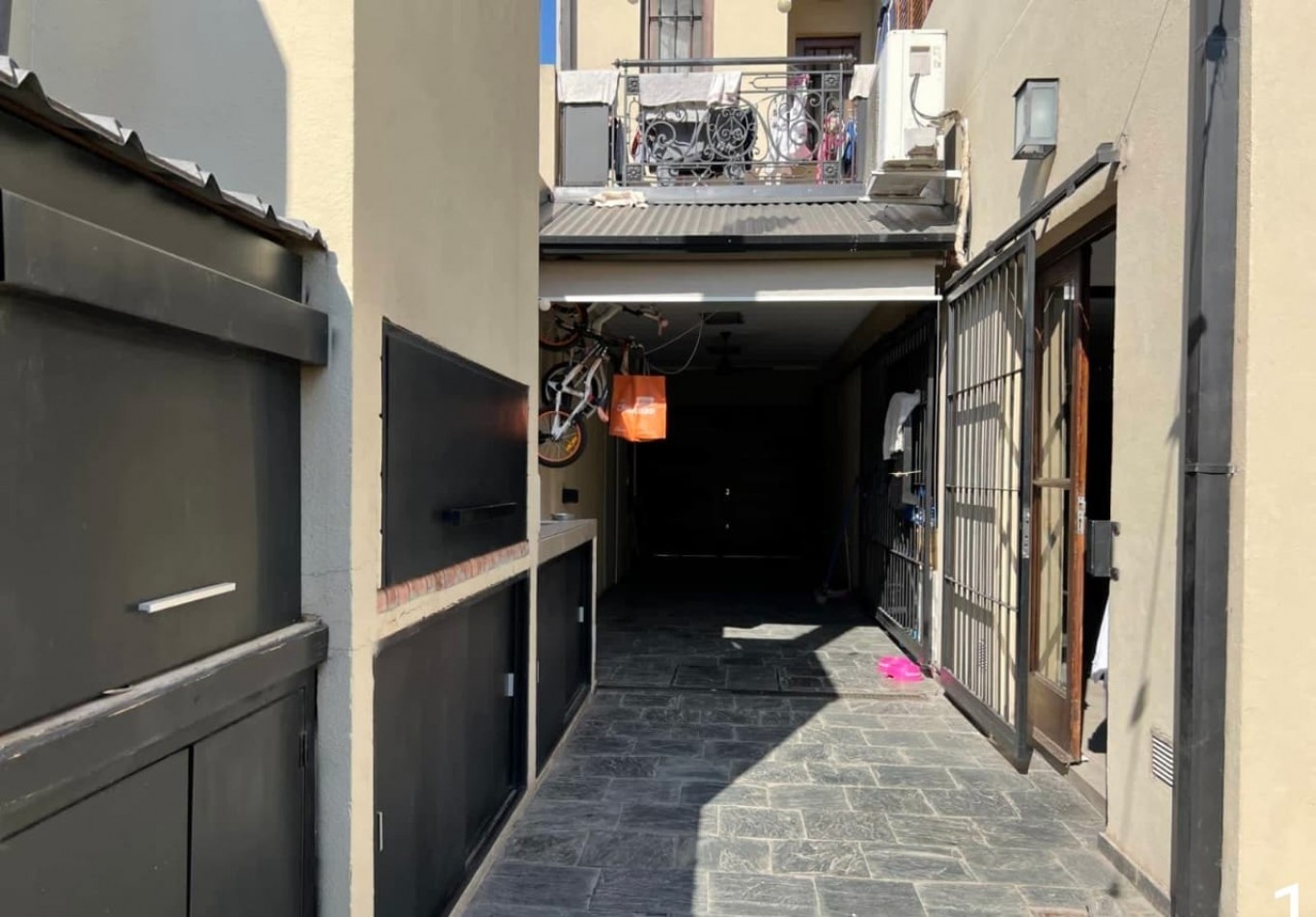 CASA IMPECABLE EN CANDIOTI A PASOS DE BV