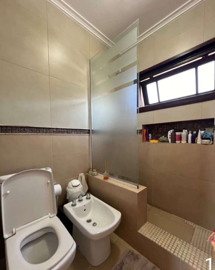 CASA IMPECABLE EN CANDIOTI A PASOS DE BV