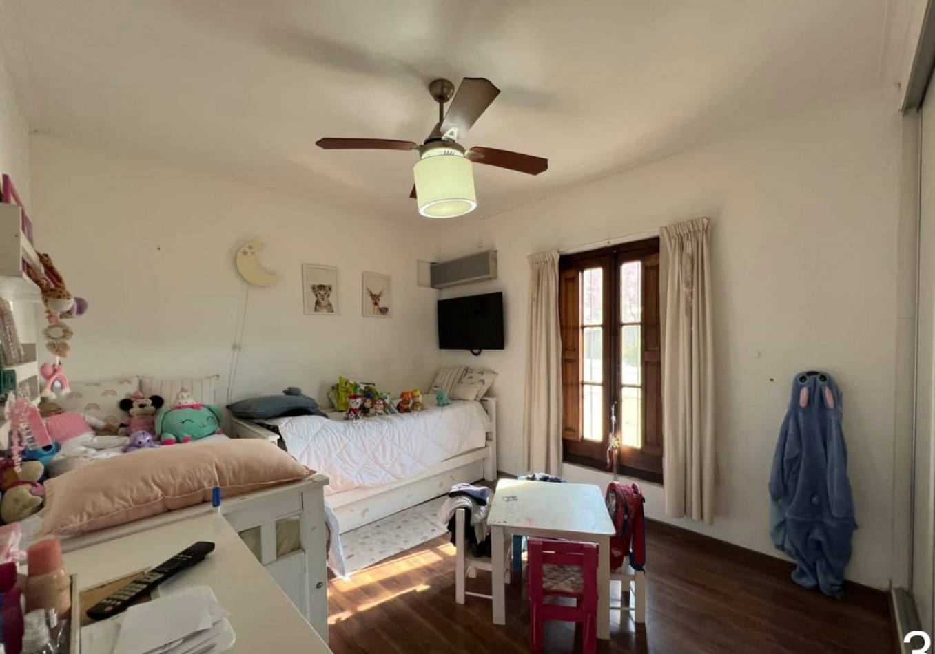 CASA IMPECABLE EN CANDIOTI A PASOS DE BV