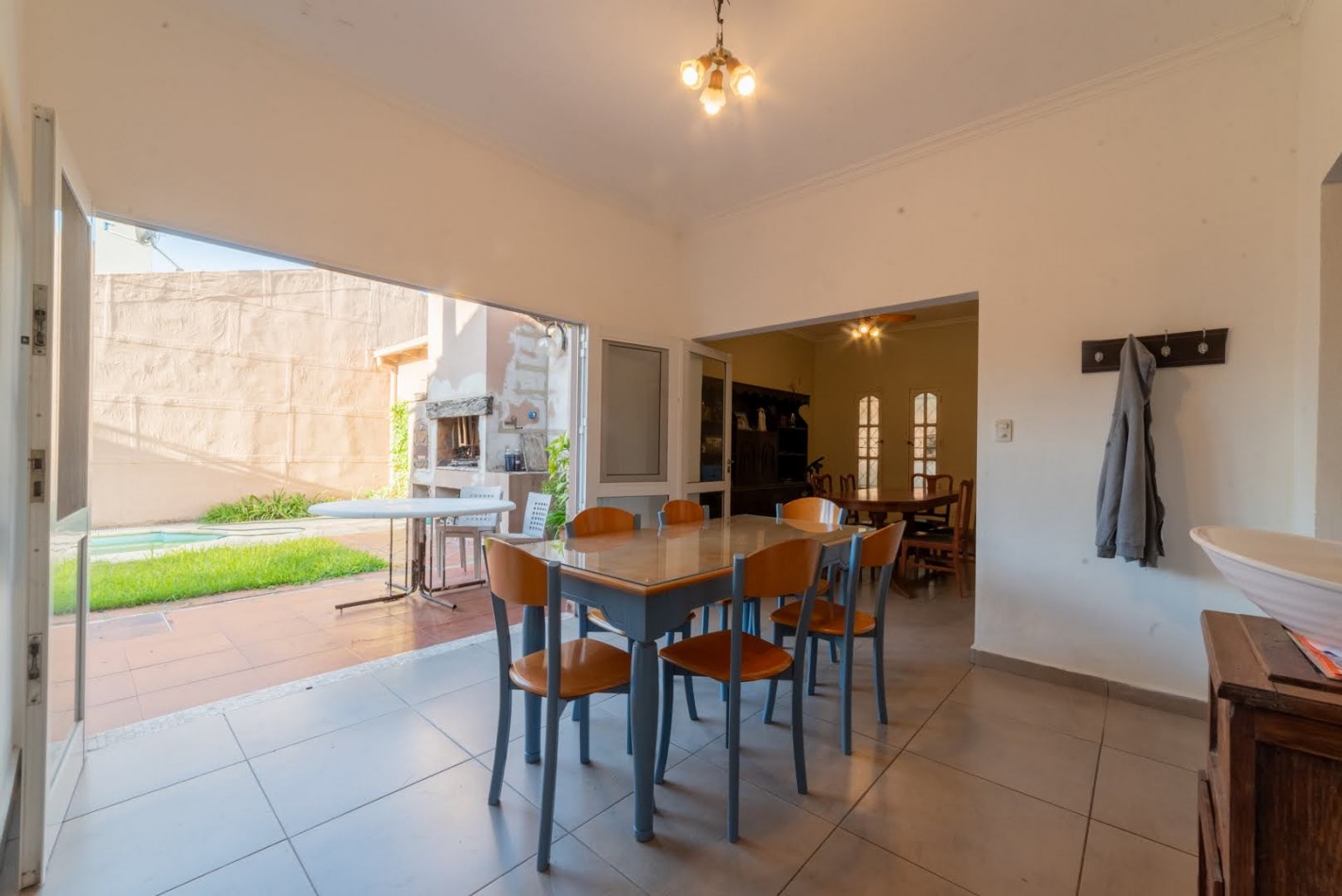 CASA EN GUADALUPE A 1 CUADRA DE LA COSTANERA