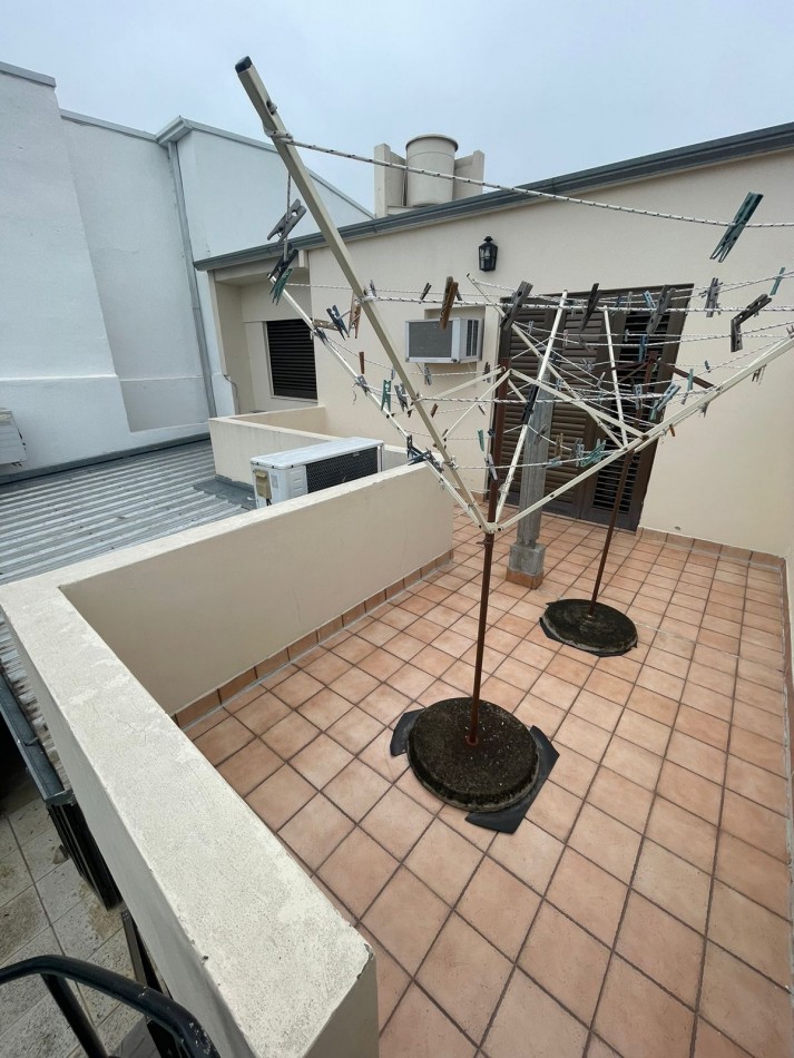 Casa al frente de categoria