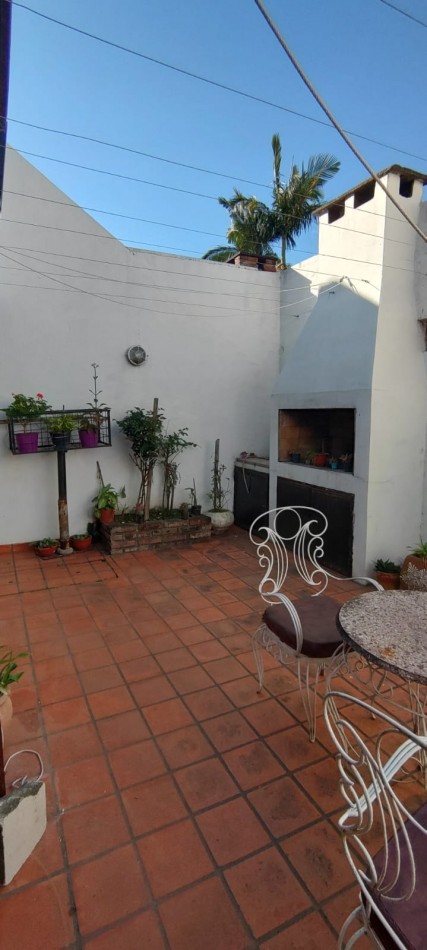 CASA DE 4 DORMITORIOS