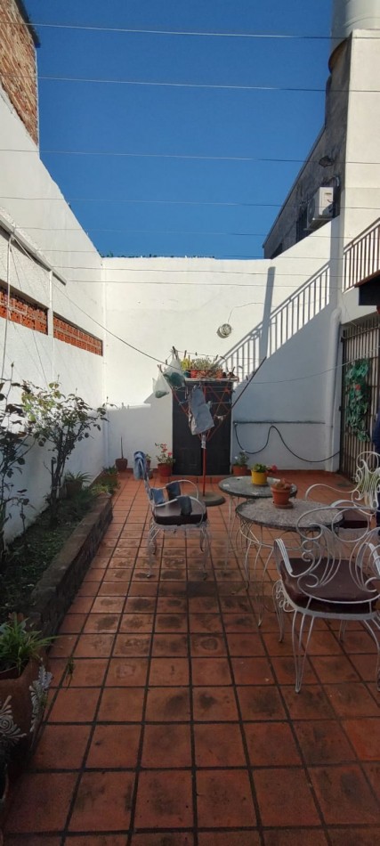 CASA DE 4 DORMITORIOS