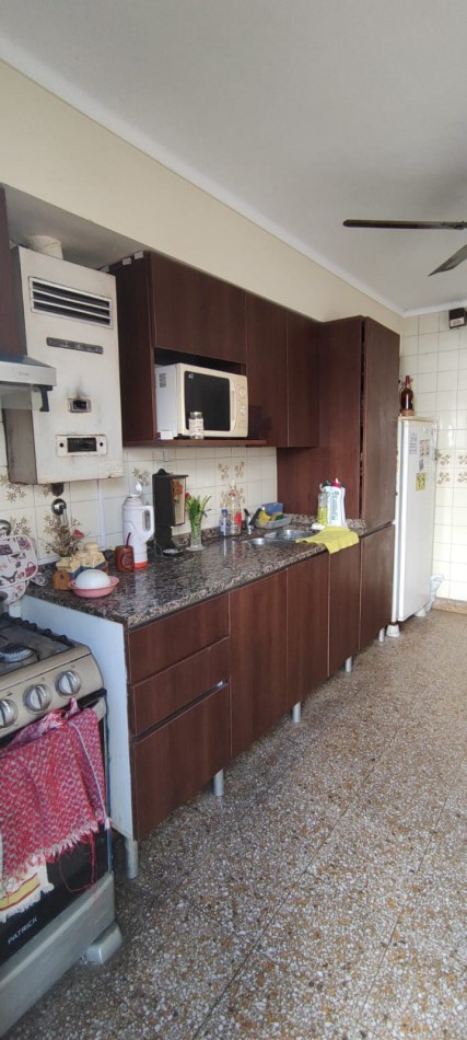 CASA DE 4 DORMITORIOS
