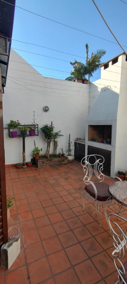 CASA DE 4 DORMITORIOS