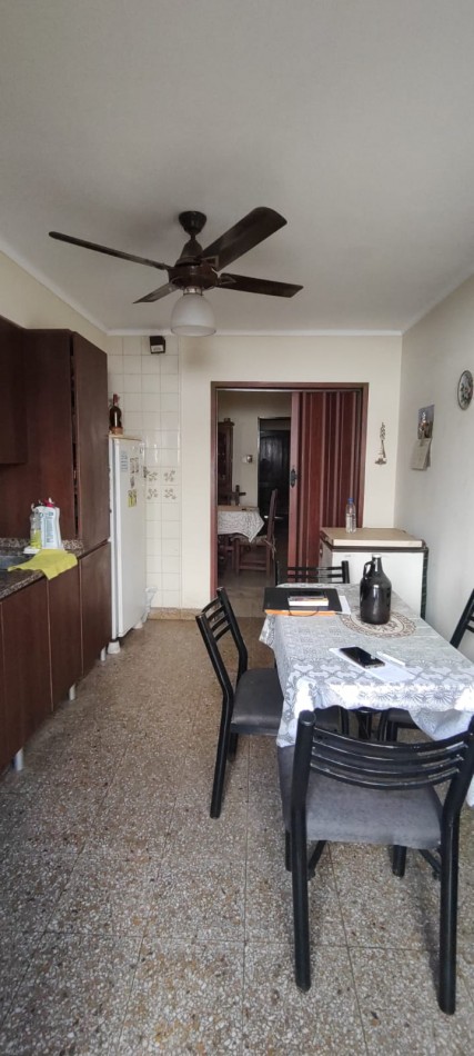 CASA DE 4 DORMITORIOS