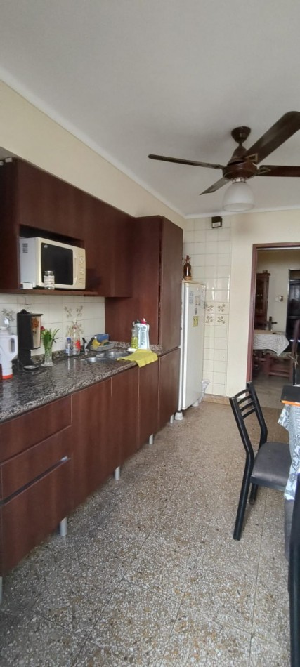 CASA DE 4 DORMITORIOS
