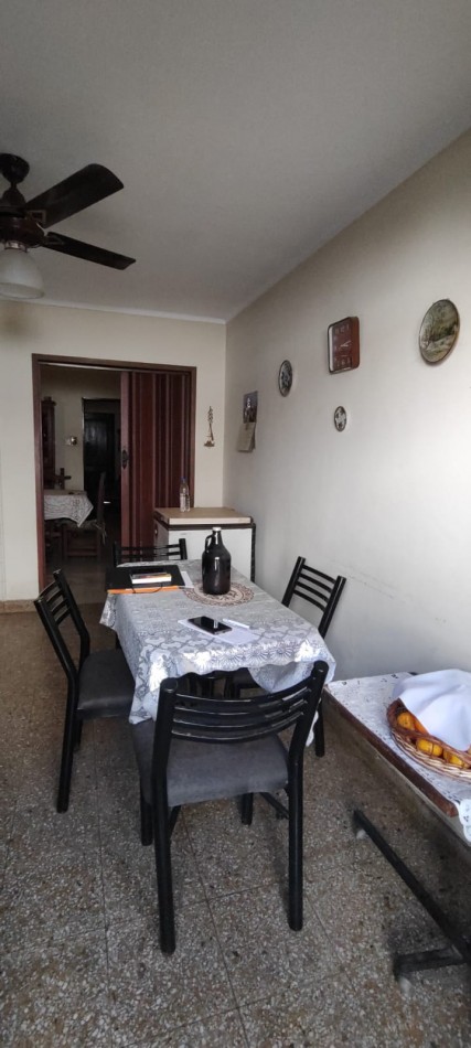 CASA DE 4 DORMITORIOS