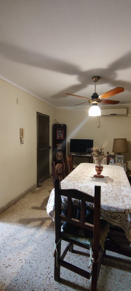 CASA DE 4 DORMITORIOS