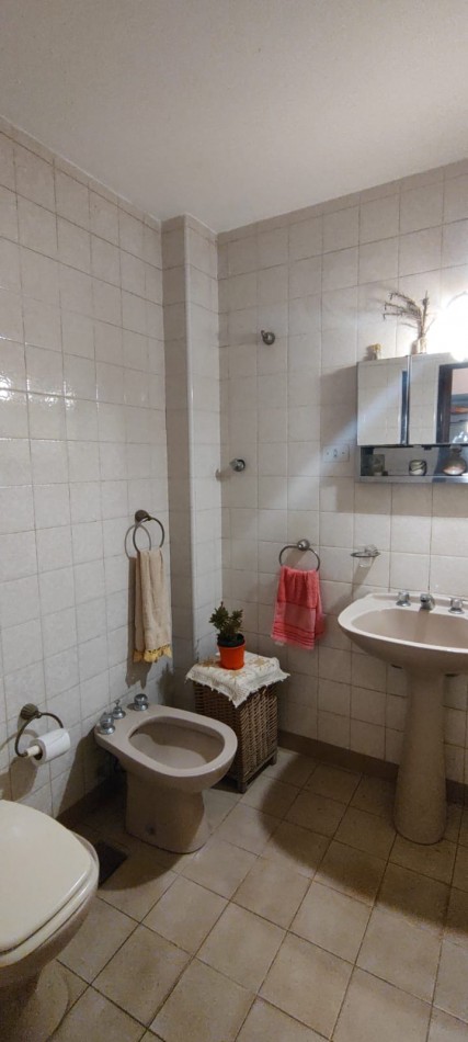 CASA DE 4 DORMITORIOS