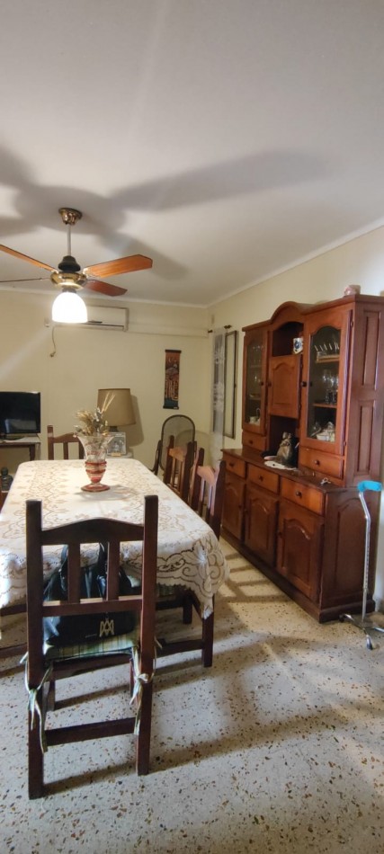 CASA DE 4 DORMITORIOS