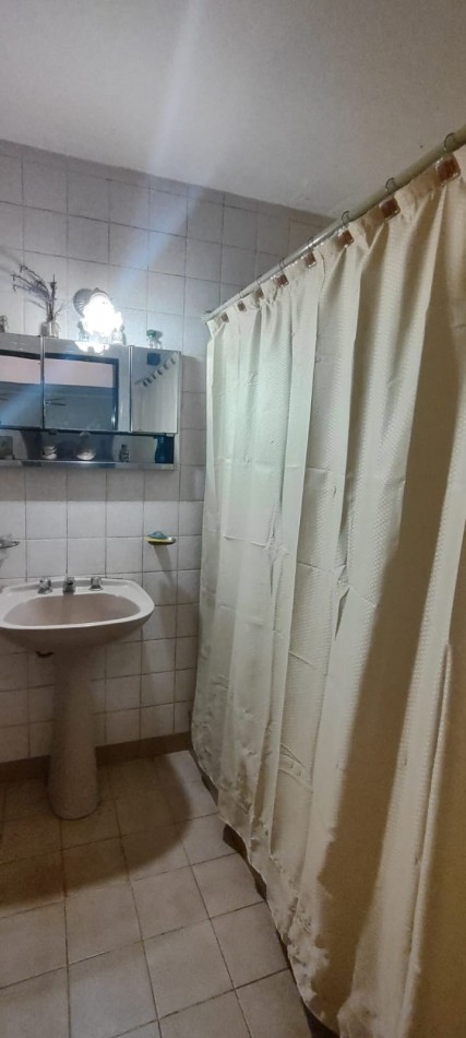 CASA DE 4 DORMITORIOS