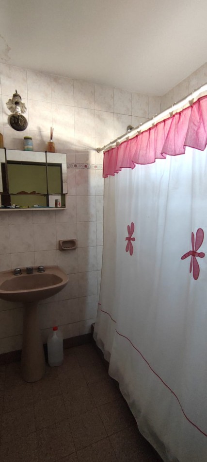 CASA DE 4 DORMITORIOS