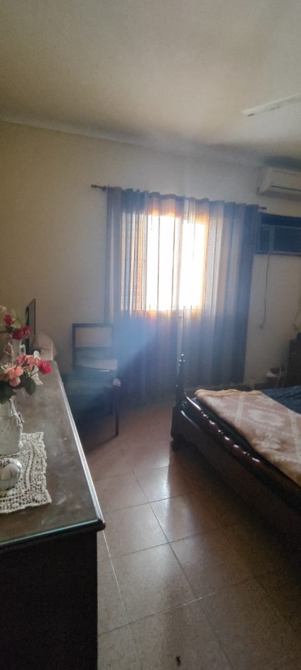 CASA DE 4 DORMITORIOS