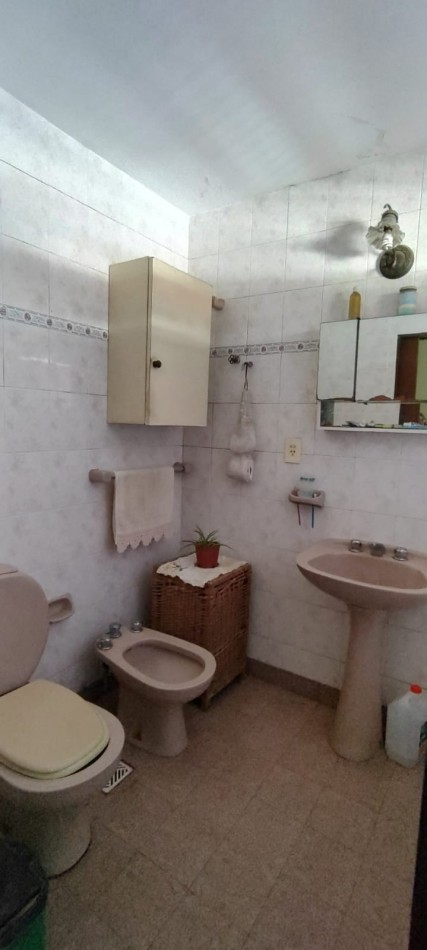 CASA DE 4 DORMITORIOS