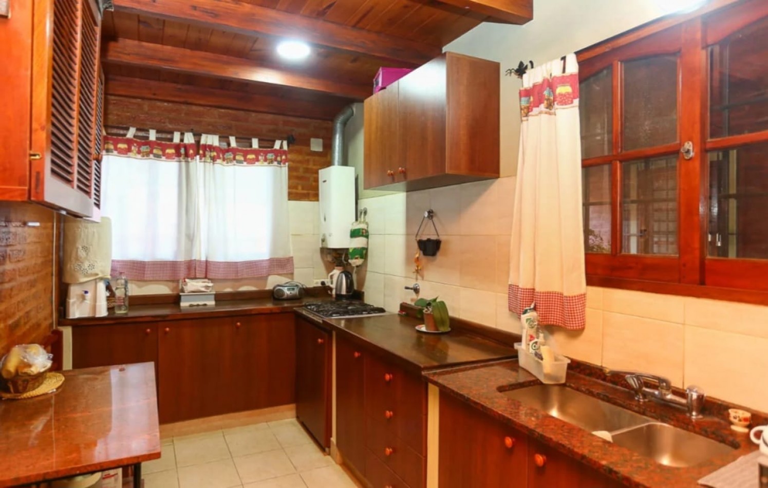 CASA QUINTA EN COLASTINE