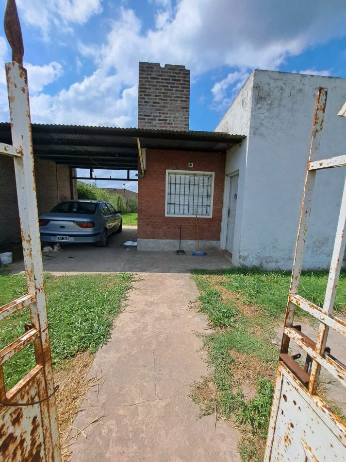 CASA EN CABAÑA LEIVA