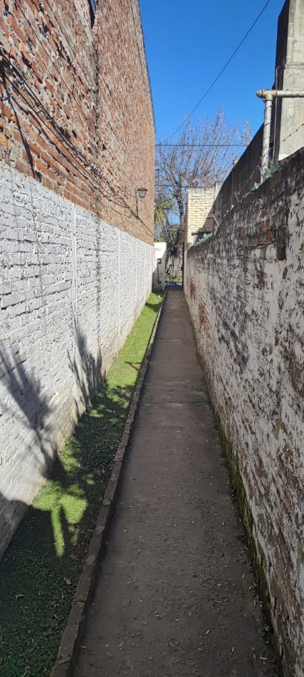 CASA INTERNA A REFACCIONAR A METROS DE ARISTOBULO