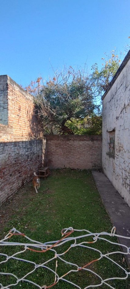 CASA INTERNA A REFACCIONAR A METROS DE ARISTOBULO