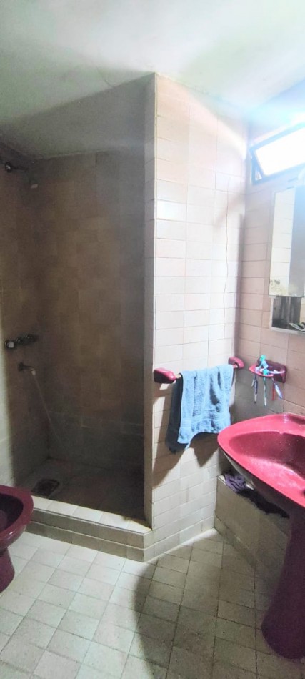 CASA 4 DORMITORIOS EN GUADALUPE OESTE