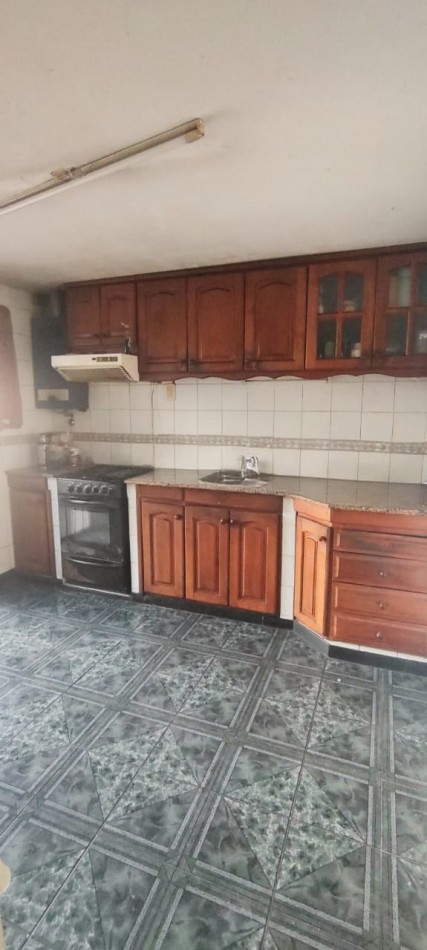 CASA 4 DORMITORIOS EN GUADALUPE OESTE