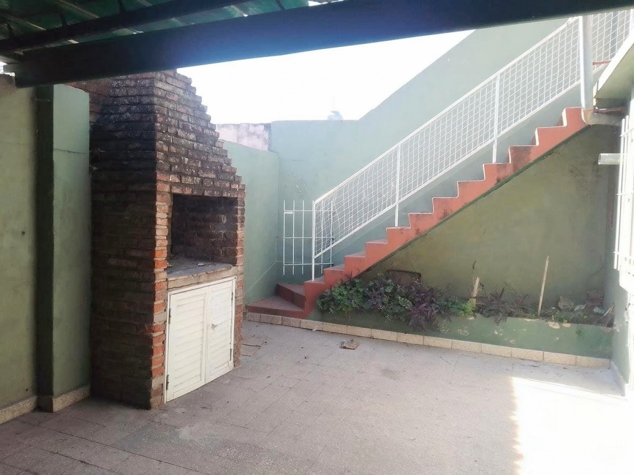 Casa + departamento en Barrio Roma