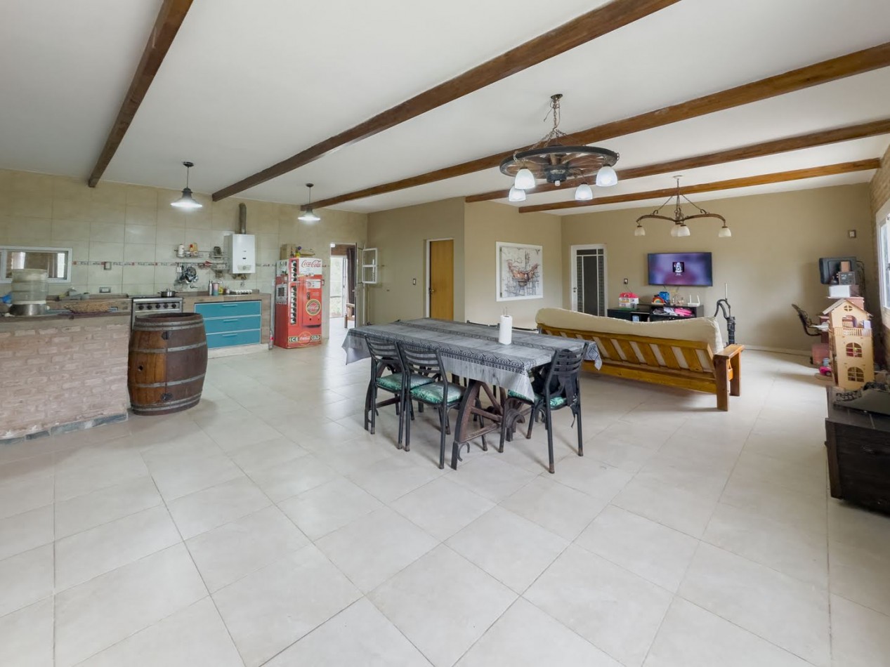 Amplia casa en Ruta 1 - Lomas de San Jose