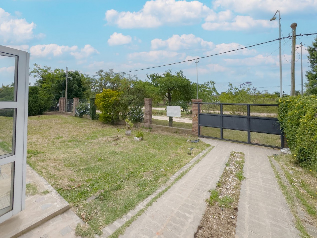 Amplia casa en Ruta 1 - Lomas de San Jose