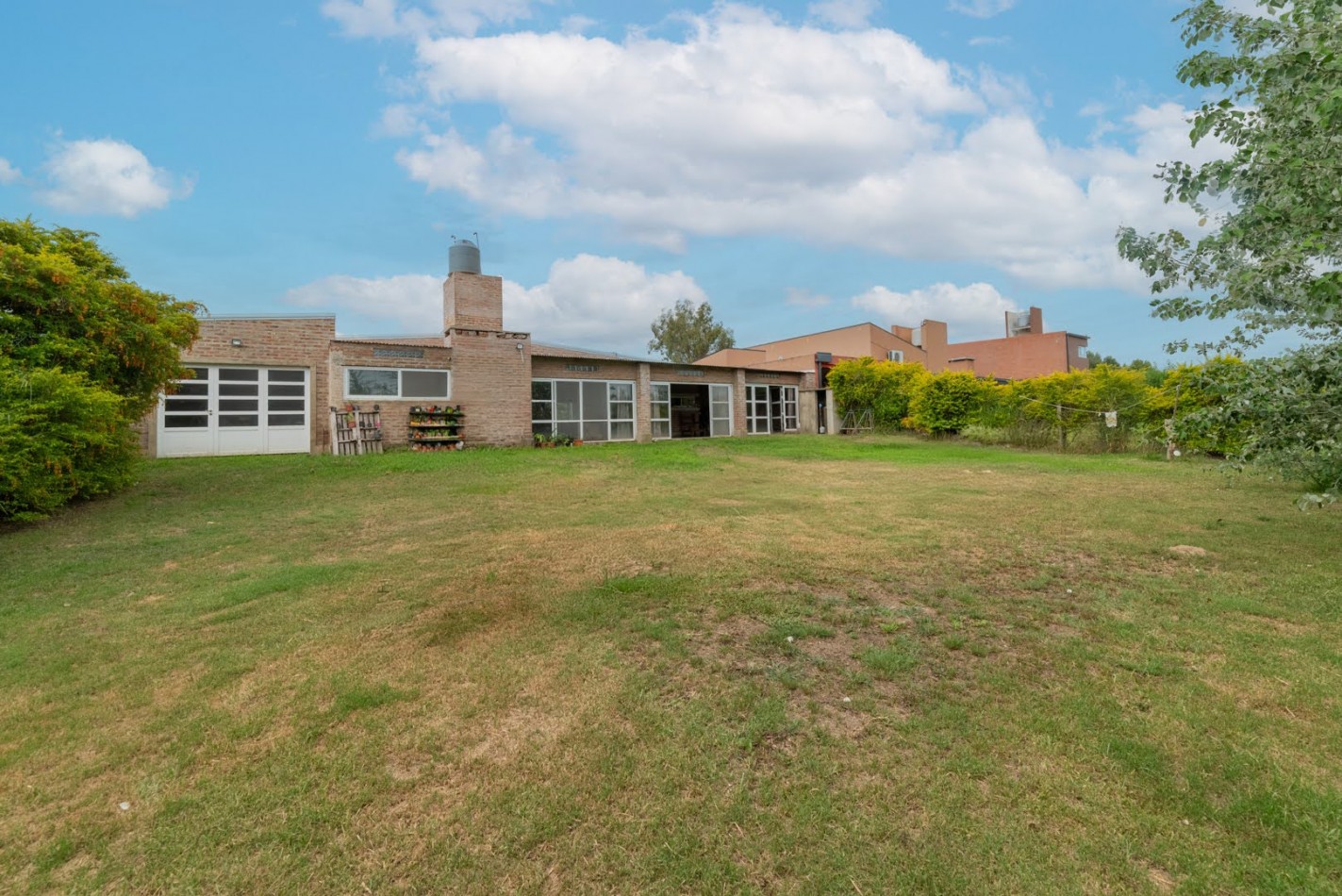 Amplia casa en Ruta 1 - Lomas de San Jose